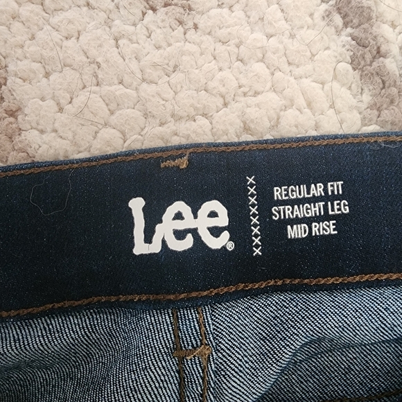 Relaxed Fit Mid Rise Straight Leg Jeans - Picture 5 of 8